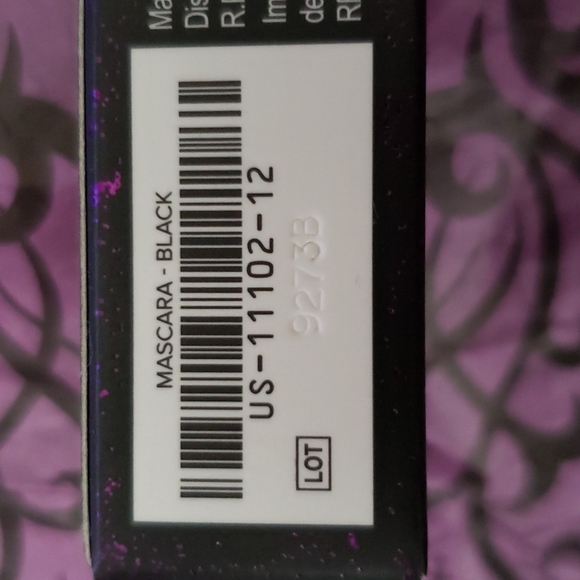 Younique Moodstruck Epic Mascara Black (Anniversary Edition Packaging) - Picture 6 of 6